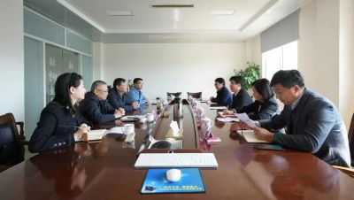 张家港市政府常务副市长常征率队走访调研华昌化工